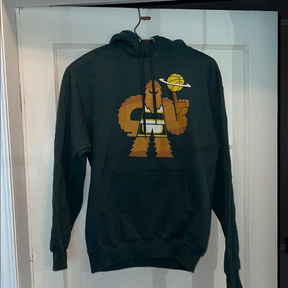 Vintage Seattle Sonics Basketball Green Hoodie with Graphic Design